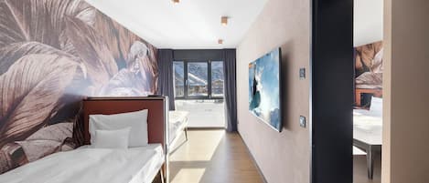 Comfort Quadruple Room, Balcony, Mountain View