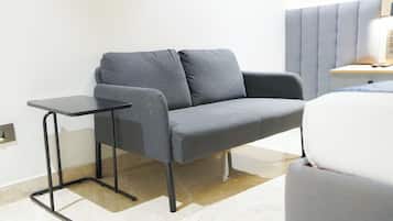 Premium-Zweibettzimmer | Minibar, Schreibtisch, Verdunkelungsvorhänge, schallisolierte Zimmer