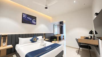 Kamar Bisnis | Minibar, meja kerja, tirai kedap cahaya, dan kedap suara