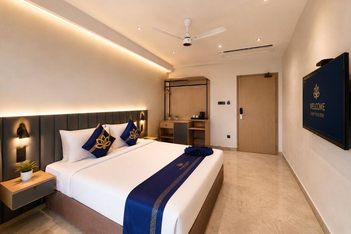 Minibar, desk, blackout drapes, soundproofing