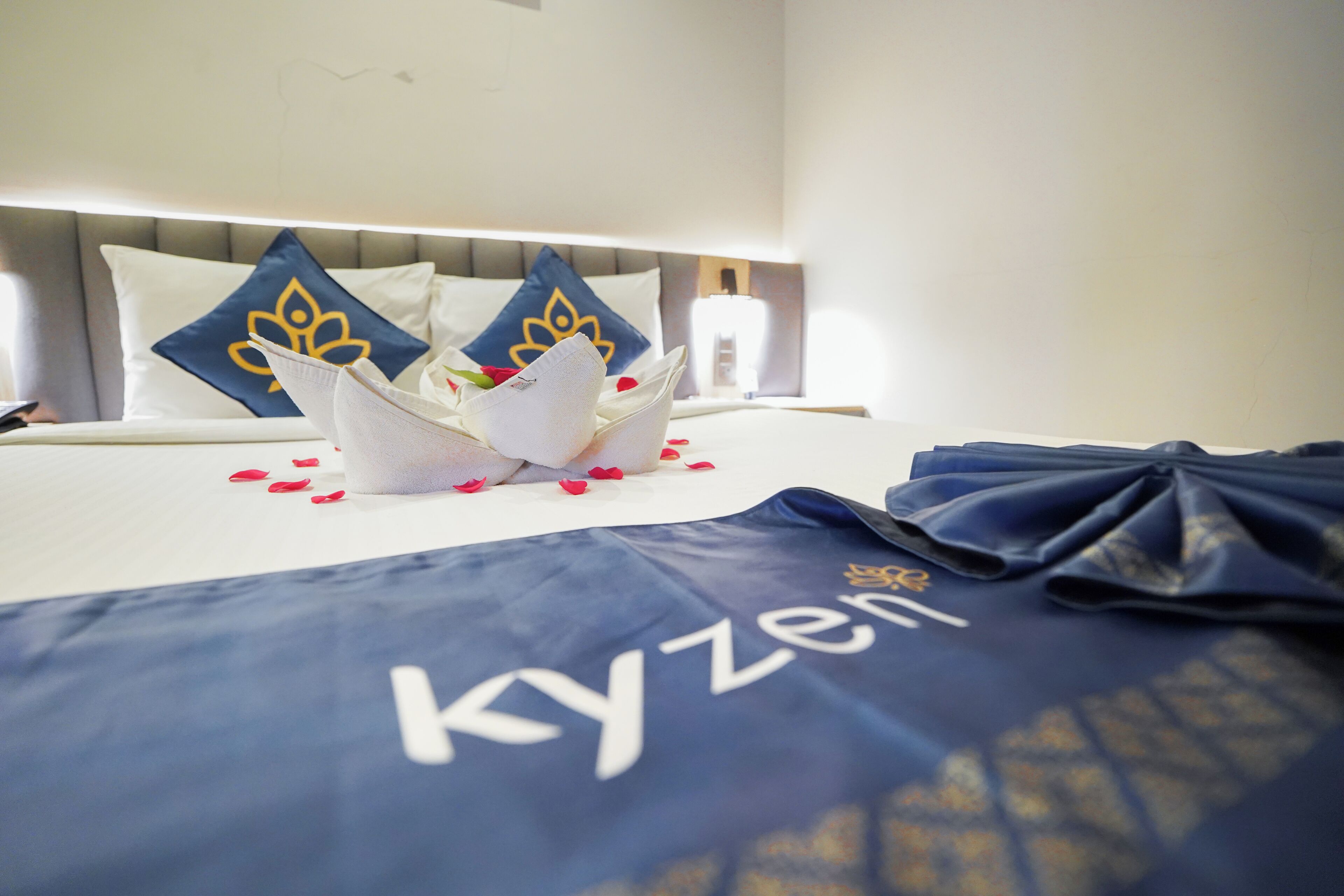 Business Room | Minibar, desk, blackout curtains, soundproofing