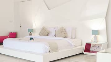In-room safe, bed sheets
