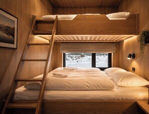 4 bedrooms, WiFi, bed sheets