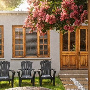 Unclassified image, 5 of 14, button - Stylish Parkhurst Cottage  Walk to 4th Ave (Johannesburg)