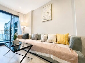 TV - Sea View 2 Bed Room Nice Location (Muang Pattaya)