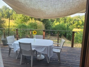 Outdoor dining - Cozy 2-bedroom chalet in gorgeous Roumengoux with AC (Roumengoux)