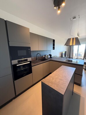 Private kitchen - Brand-New Sea View in Vasto Marina with Parking (Marina di Vasto)