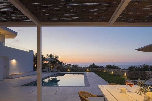 Marelia Luxury Resort Olive Grove & Endless View, Villa