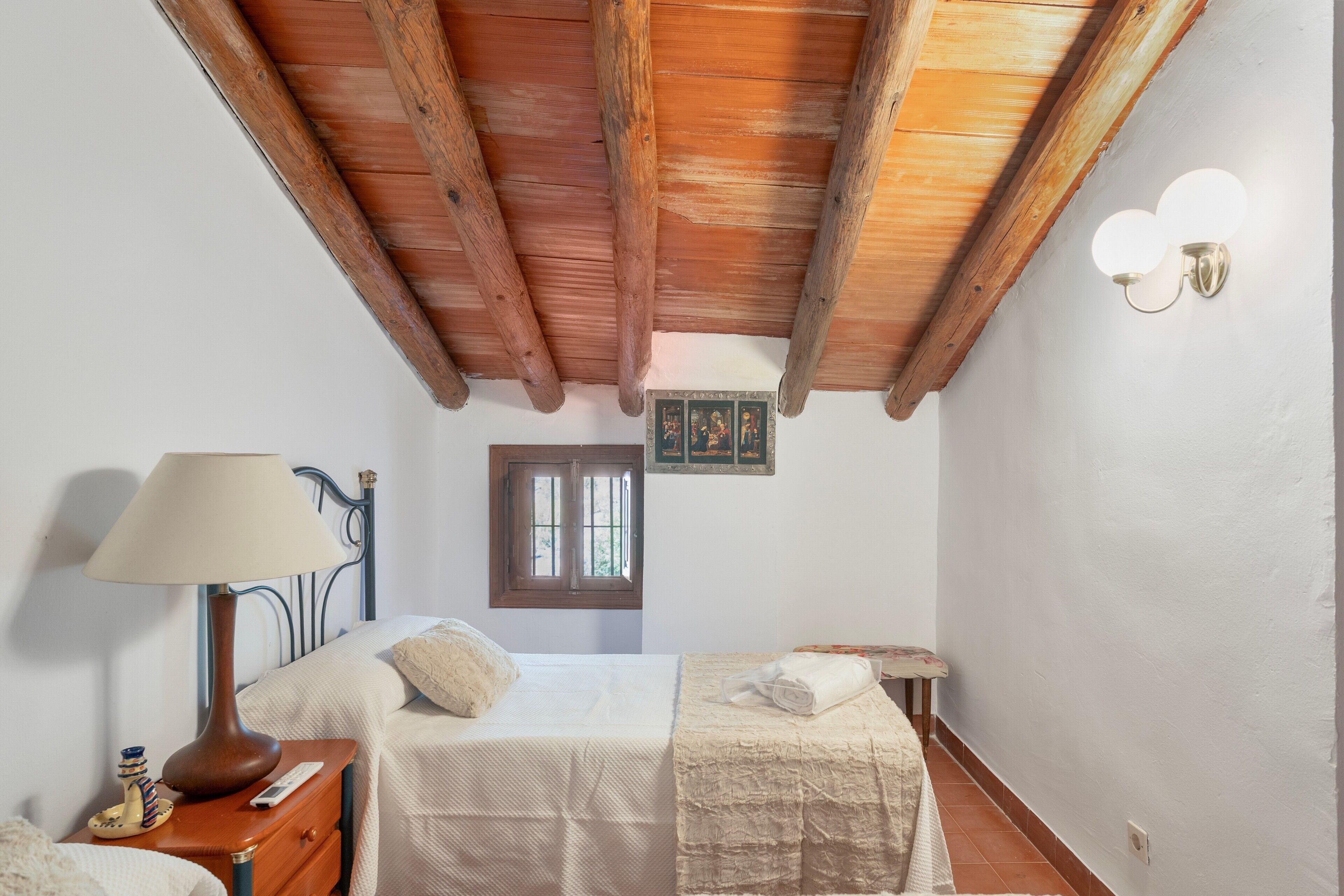 3 dormitorios, tabla de planchar con plancha, wifi y ropa de cama