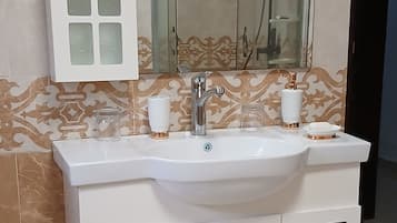 Superior Room, Non Smoking, Housekeeping | Bathroom