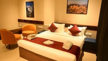 Superior Room | Desk, laptop workspace, WiFi (free)