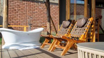 Superior Twin Room, Balcony | Property grounds
