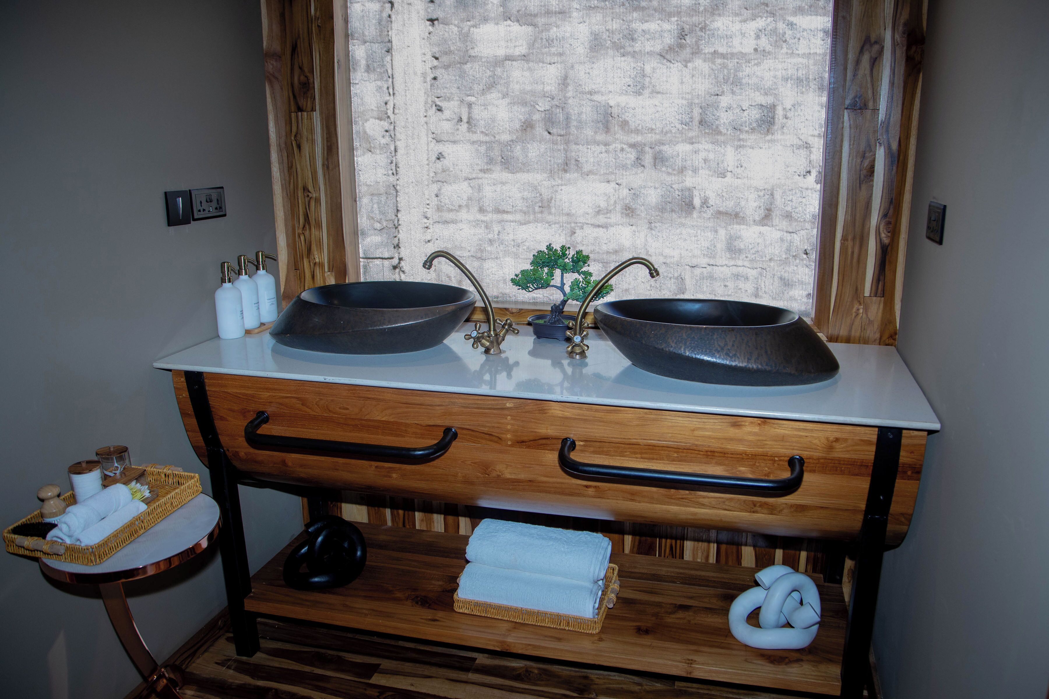 Superior Twin Room, Balcony | Bathroom