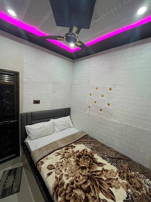 Kamar Basic