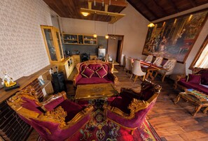 Luxury-Apartment, 2 Schlafzimmer | Wohnbereich