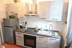 Private kitchen - Vrbo Property (Forlì)