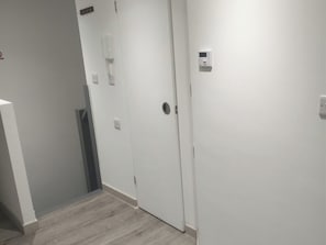 Interior - Hendon Studio, Sleeps 2 With Parking (London)
