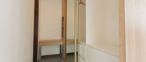 Villa | Premium bedding, in-room safe, iron/ironing board (on request)