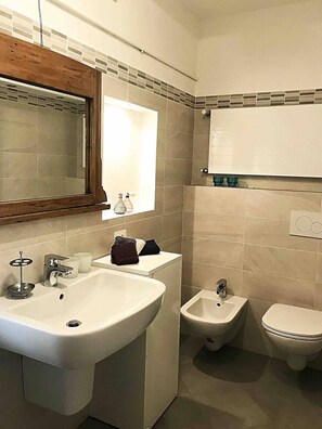 Bathroom - Vrbo Property (Venezia)