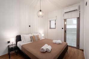 3 slaapkamers, een strijkplank/strijkijzer, wifi, beddengoed