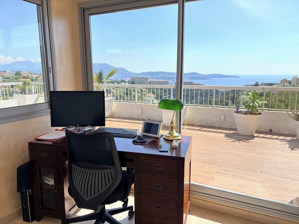 Interior - Appartement sur le toit avec magnifique vue mer et terrasse panoramique. (Nice)