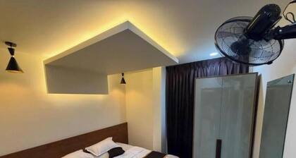 Hide Away: Two-Bedroom Deluxe Apartment