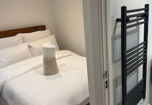 WiFi (free), bed sheets