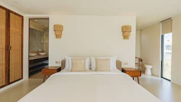 2 bedrooms, in-room safe, iron/ironing board, free WiFi