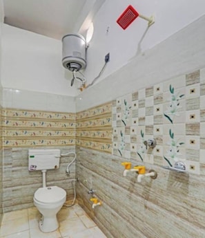 Douche, articles de toilette gratuits, serviettes fournies