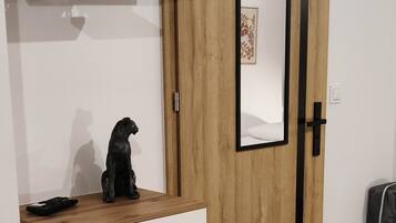 Superior Studio Suite, City View | Interior
