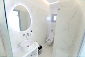 Bathroom - Tinamar Selection (Santorini)