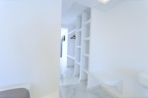 Familien-Suite, Balkon, Bergblick | Innenbereich
