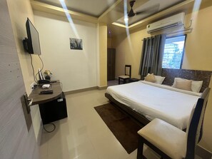 Desk, free WiFi - Assam Royal Park Residency  (Guwahati)
