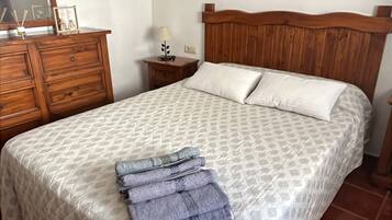 2 bedrooms, WiFi, bed sheets