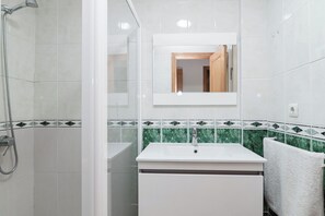 Bathroom - Vrbo Property (Grau i Platja)