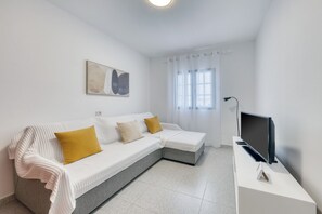 Living area - Casa Margarita - Orzola Coastal retreat by LVH (Orzola)