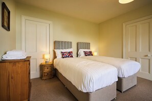 3 Schlafzimmer, Bügeleisen/Bügelbrett, Reisekinderbett, WLAN