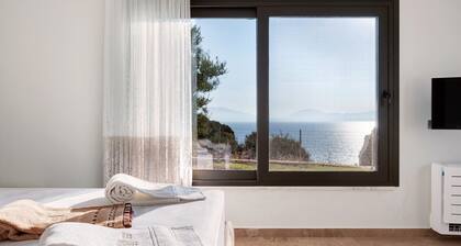 Villa 'Majestic' with sea view, Wi-Fi, air conditioning, shared pool