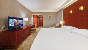 Phòng đôi Business, quang cảnh vườn | Két bảo mật tại phòng, bàn, khu vực làm việc phù hợp cho laptop 