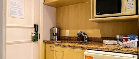 Basic Apartment | Private kitchen