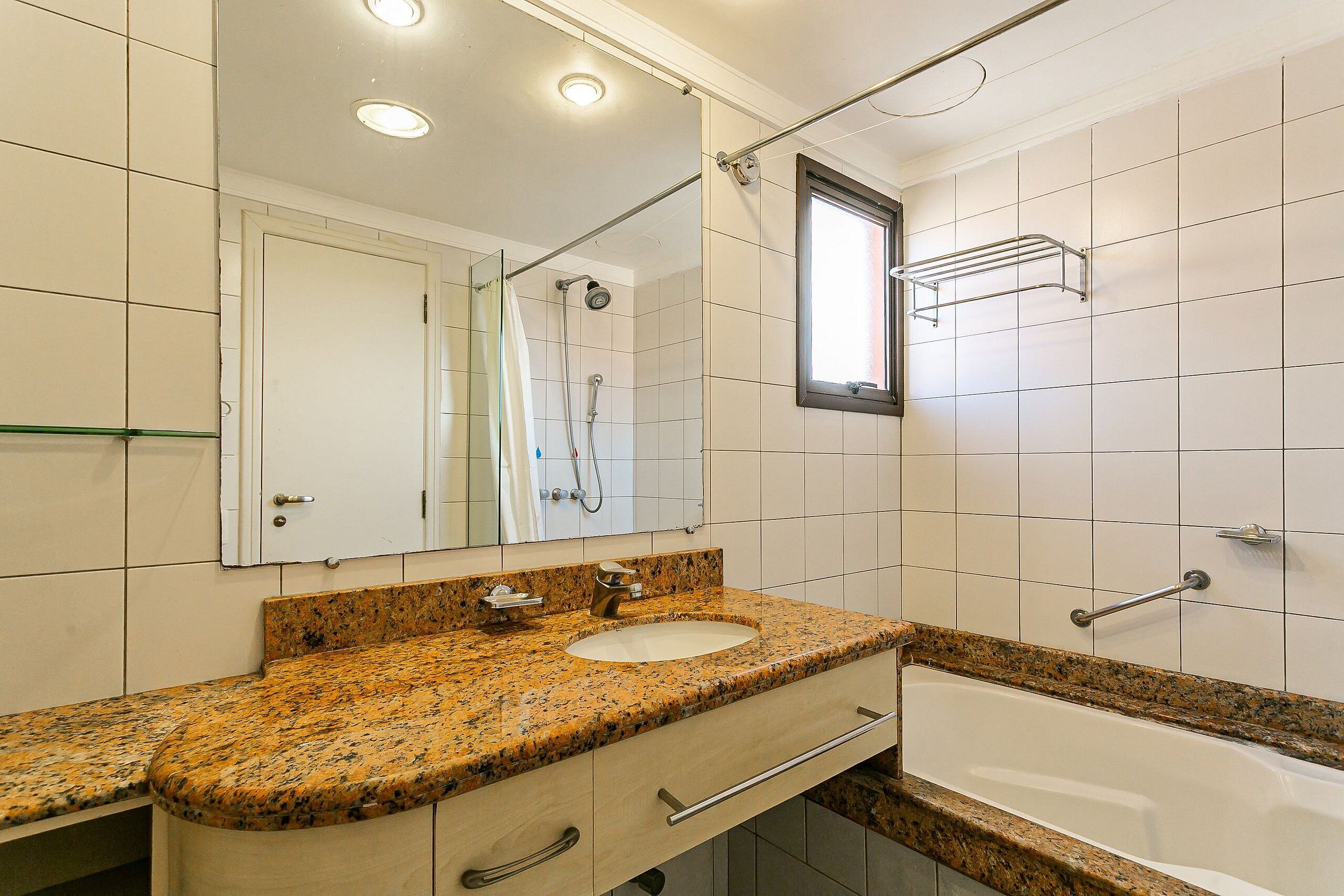 Departamento básico | Baño | Regadera 