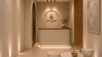 Luxury Double Room, 1 Queen Bed, Park View, Courtyard Area | Lobby