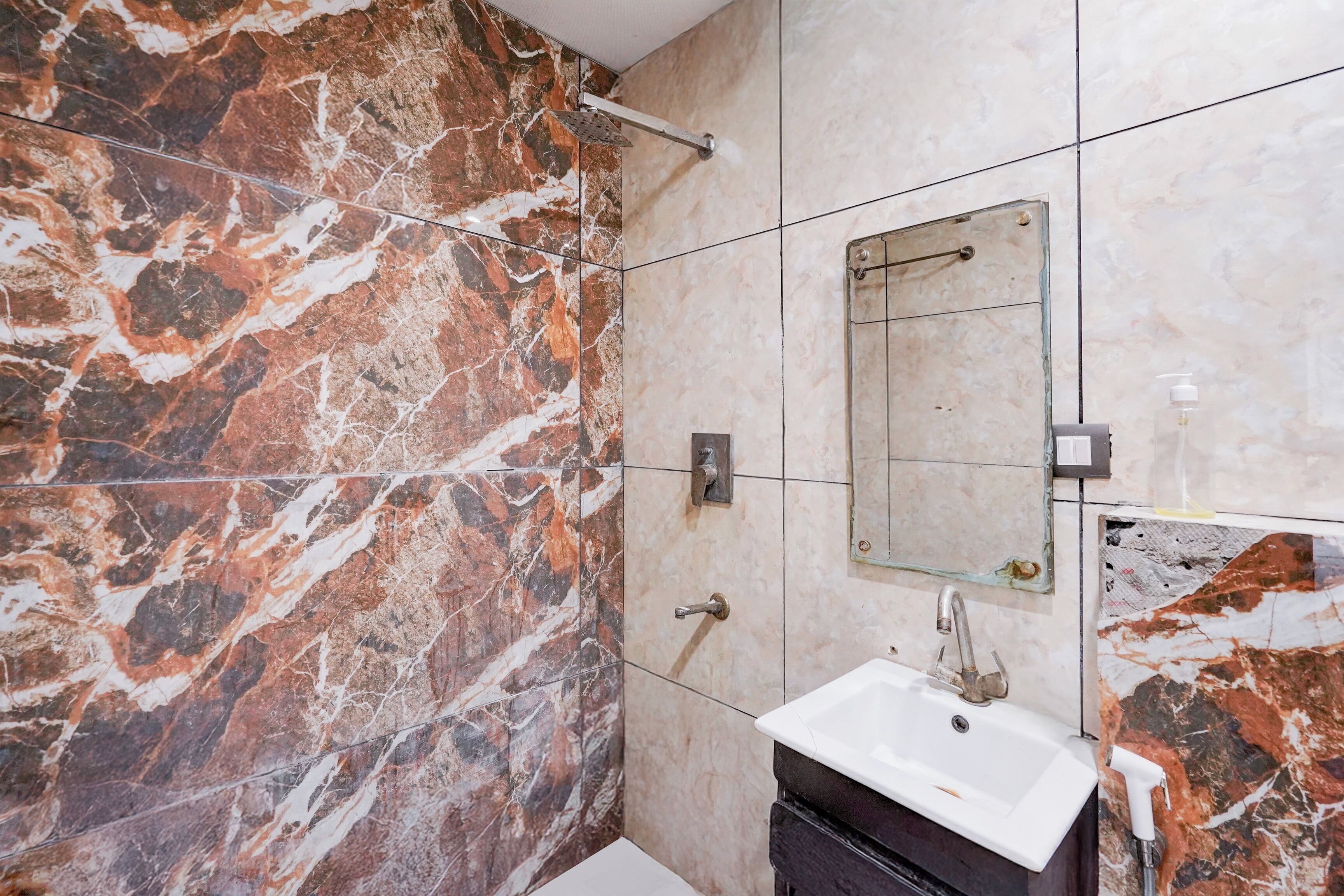 Shower, free toiletries, towels, soap