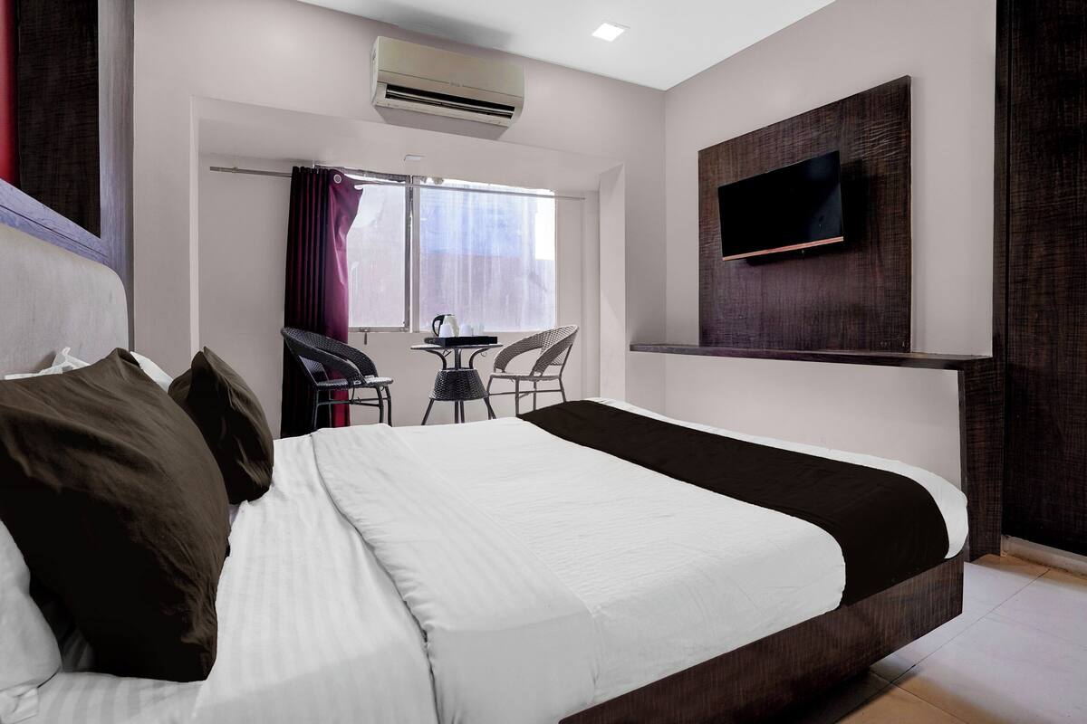 Classic Room | Desk, free WiFi