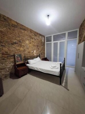 Room - apartments in the city center - 1 (Chios)
