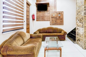 Living area - Collection O by OYO City Center Ludhiana (Ludhiana)
