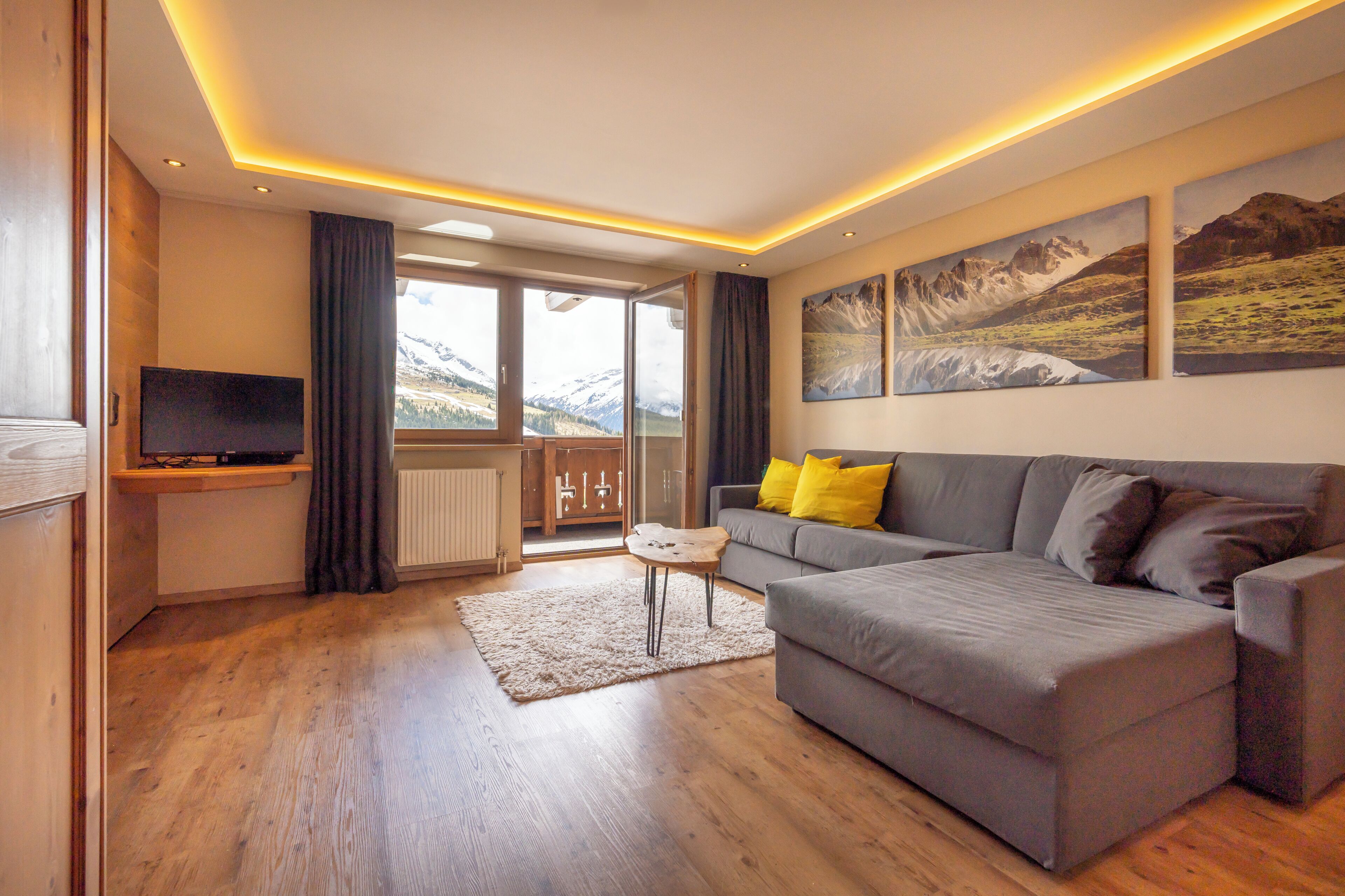 Suite, 2 Bedrooms | In-room safe, free WiFi
