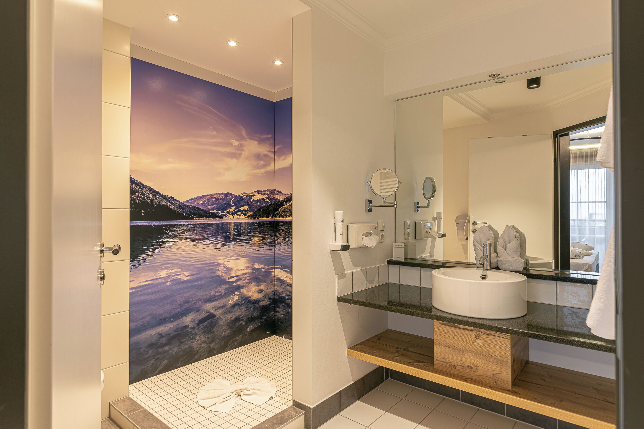 Shower, free toiletries, hair dryer, towels