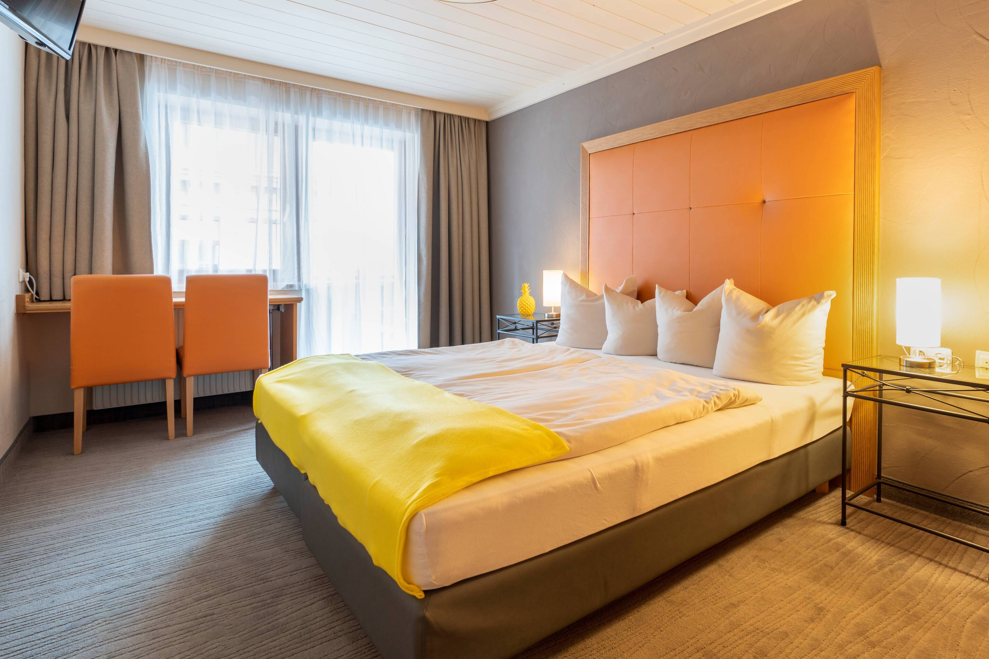 Comfort-Doppelzimmer, Balkon, Blick auf den Innenhof | Zimmersafe, kostenloses WLAN