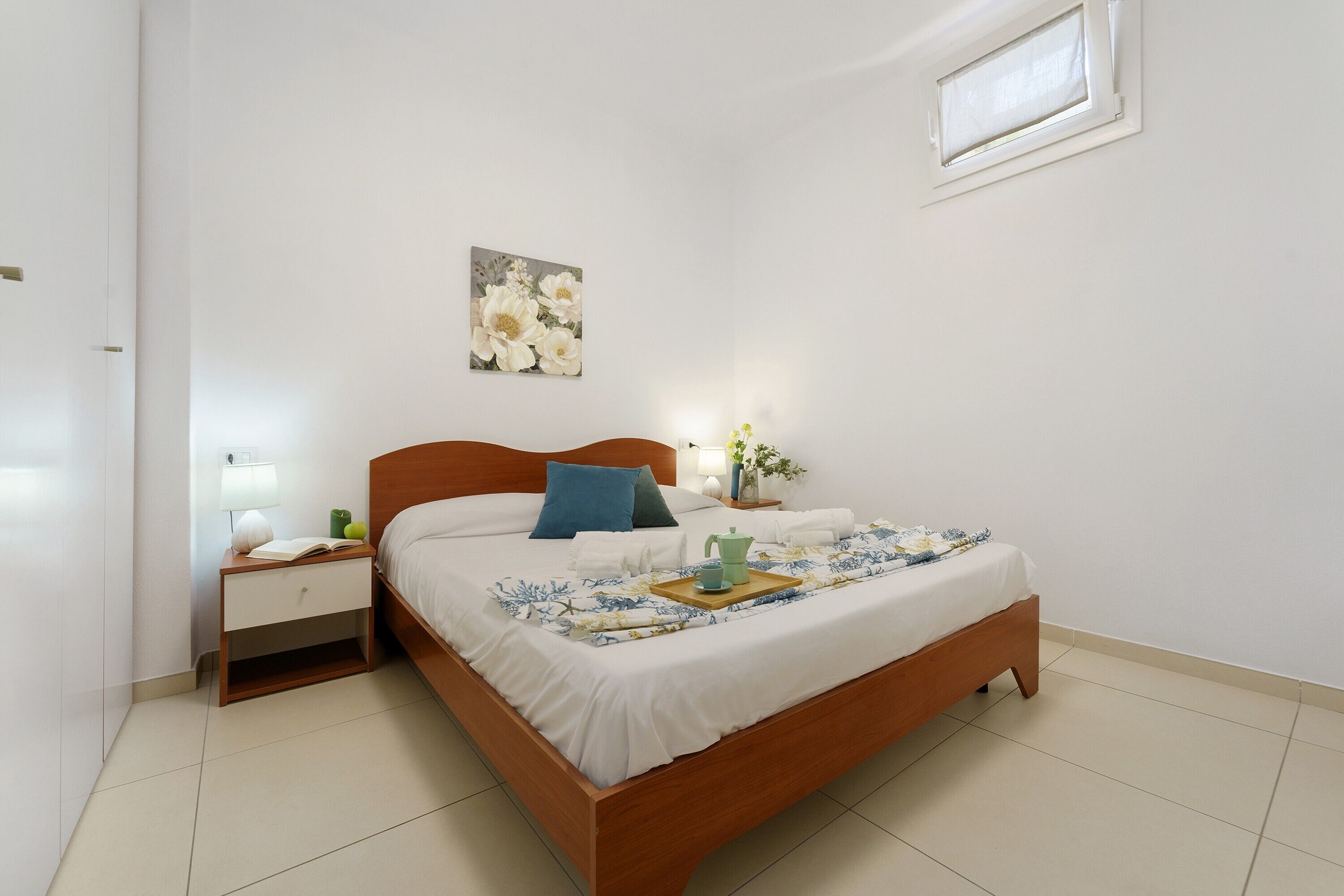 2 bedrooms, bed sheets